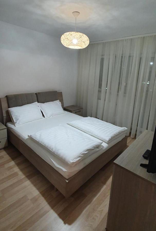 Rebecca Sweet Apartment Oradea Ngoại thất bức ảnh